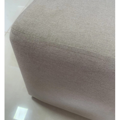 Pouf carré MARGUERITE avec piètement en bois massif et tissu en lin beige