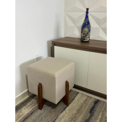 Pouf carré de luxe IRIS avec pieds en bois massif lin beige