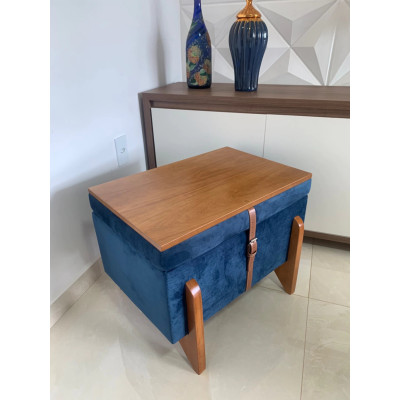 Coffre Pouf table basse Flex ACACIA avec pieds et plateau en bois massif et tissu en velours bleu Coffre Pouf table basse Flex ACACIA avec pieds et plateau en bois massif et tissu en velours bleu