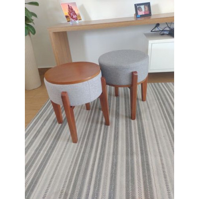 Pouf TULIPE avec pieds et plateau en bois massif et tissu en lin gris Pouf TULIPE avec pieds et plateau en bois massif et tissu en lin gris