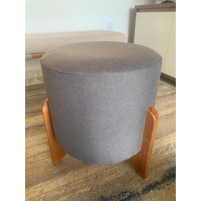 Pouf rond de luxe LOTUS avec pieds en bois massif et tissu en lin graphite