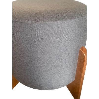 Pouf rond de luxe LOTUS avec pieds en bois massif et tissu en lin graphite
